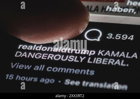 Berlin, Deutschland. August 2024. Der Instagram-Account des ehemaligen US-Präsidenten Donald Trump ist auf einem Smartphone zu sehen. Berlin, 22. August 2024. Quelle: dpa/Alamy Live News Stockfoto