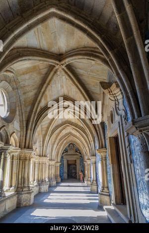 Gotische Kreuzgänge mit barocken Azulejos, Kathedrale von Porto, Porto, Portugal, Südeuropa Stockfoto