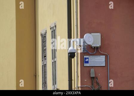 Haus in der Via Castagnete, wo ein möglicher Zeuge am Abend und zur Zeit des Verbrechens auf einer Terrasse neben der Straße des Mordes gesehen wurde. Stockfoto