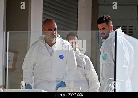 Tiziano Manzoni/LaPresse 22-08- 2024 Bergamo, Italia Cronaca Nera omicidio Sharon Verzeni Sergio Ruocco con i carabinieri sopraluogo all'abitazione della coppia Credit: LaPresse/Alamy Live News Stockfoto