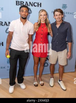 21. August 2024, New York, New York, Vereinigte Staaten: Tennissportler Katie Boulter, Arthur Fils und Alex de Minaur nehmen an einem Podiumsgespräch mit Kathy Buccio im Park Terrace Hotel in New York Teil (Bild: © Lev Radin/Pacific Press via ZUMA Press Wire) NUR ZUR REDAKTIONELLEN VERWENDUNG! Nicht für kommerzielle ZWECKE! Stockfoto