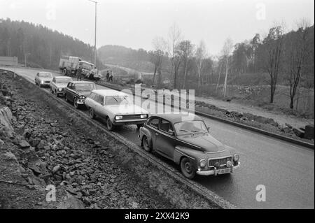 Aktuell 49-5-1970: Tiertodfalle. Mosseveien wurde zur Blutstraße im Volksmund. Die Autofahrer seufzten erleichtert, als eine neue Autobahn die alten engen Kurven entlastete. Aber dann begannen die Unfallberichte zu kommen Foto: Sverre A. Børretzen / aktuell / N TB ***Foto ist nicht bildverarbeitet*** dieser Bildtext wird automatisch übersetzt Stockfoto