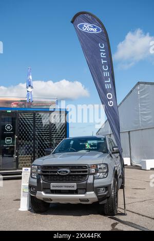 British Motor Show 2024, in Farnborough, Hampshire, England, Vereinigtes Königreich vom 15. bis 18. August 2024. Tag 2 der jährlichen Veranstaltung im Farnborough International Exhibition Centre. Ein Ford Ranger Tremor im Display Stockfoto