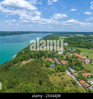 Aus der Vogelperspektive auf den östlichen Starnberger See rund um das Dorf Assenhausen Stockfoto