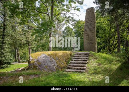 Sonniger Sommertag im Stadtpark Grenadjärparken. Dies ist ein historischer Park in Linköping, einer berühmten Universitätsstadt in Schweden. Stockfoto