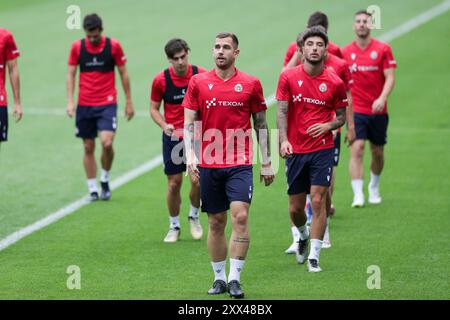 Krakau, Polen. August 2024. Spieler von Wisla Krakow während des Trainings vor dem Spiel: UEFA Conference League 2024/2025 Wisla Krakow - Cercle Brugge im Stadtstadion. Quelle: SOPA Images Limited/Alamy Live News Stockfoto