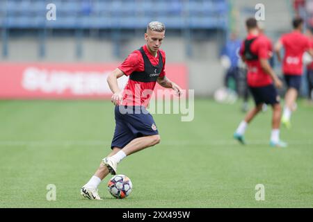 Krakau, Polen. August 2024. Olivier Sukiennicki aus Wisla Krakau wurde während des Trainings vor dem Spiel gesehen: UEFA Conference League 2024/2025 Wisla Krakau – Cercle Brugge im Stadtstadion. Quelle: SOPA Images Limited/Alamy Live News Stockfoto