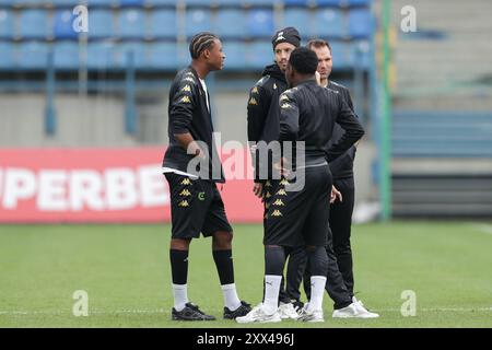 Krakau, Polen. August 2024. Spieler des Cercle Brugge im Training vor dem Spiel: UEFA Conference League 2024/2025 Wisla Krakow - Cercle Brugge im Stadtstadion. Quelle: SOPA Images Limited/Alamy Live News Stockfoto