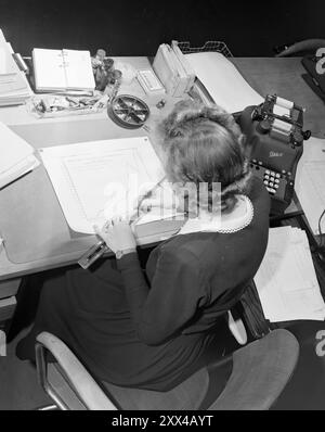 Aktuell 11-1949: Jubiläumsbesuch im LabyrinthPeople's House in Oslo. -Im Finanzamt der Nationalen Organisation ergeben sich aus 1899 bis 1949 Mitgliedern 460.000. Foto; Sverre A. Børretzen / aktuell / NTB ***FOTO NICHT VERARBEITET*** dieser Bildtext wird automatisch übersetzt Stockfoto