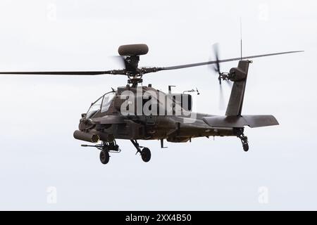 AgustaWestland Apache AH64E Attack Helikopter, ZM724, aus Wattisham, zeigt im RAF Syerston Air Cadet Space Camp, Family Day Air Show. N Stockfoto