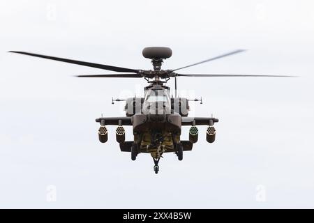 AgustaWestland Apache AH64E Attack Helikopter, ZM724, aus Wattisham, zeigt im RAF Syerston Air Cadet Space Camp, Family Day Air Show. N Stockfoto