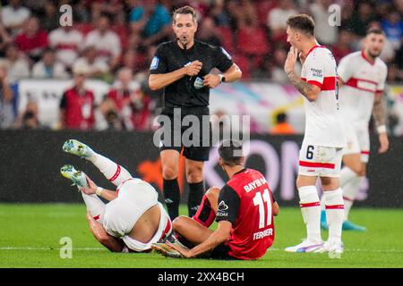 LEVERKUSEN – 17. AUGUST: Ermedin Demirovic vom VfB Stuttgart wird beim DFL Supercup 202 von Martin Terrier von Bayer 04 Leverkusen gefordert Stockfoto