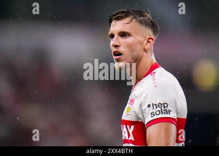 LEVERKUSEN, DEUTSCHLAND - 17. AUGUST: Ermedin Demirovic vom VfB Stuttgart sieht beim DFL Supercup 2024 Spiel zwischen Bayer 04 Leverkusen und VfB St an Stockfoto