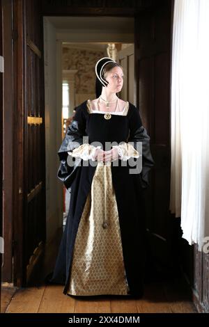 Historische Dolmetscherin (Samantha Stott) wie Anne Boleyn, Ightham Mote, Ivy Hatch, Sevenoaks, Kent, England, Großbritannien, Großbritannien, Europa Stockfoto