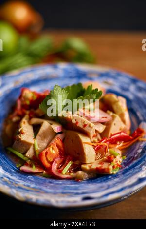 Würziger vietnamesischer Wurstsalat, thailändisches Essen Stockfoto