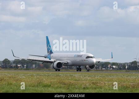 Ein Flugzeug der Fluggesellschaft Air Transat, Airbus A321-271NX, Kennung C-GOIF ist auf dem Flughafen Amsterdam Schiphol gelandet Flughafen Amsterdam Schiphol am 21.08.2024 in Amsterdam/Niederlande. *** Ein Air Transat-Flugzeug, Airbus A321 271NX, Eintragungszeichen C GOIF, ist am 21. 08 2024 in Amsterdam, Niederlande, am Flughafen Amsterdam Schiphol gelandet Stockfoto