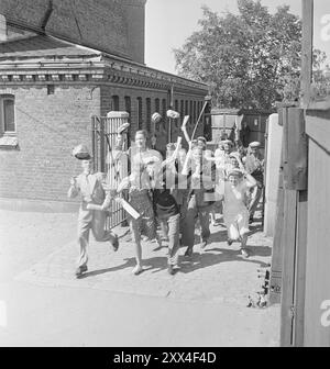 Aktuell 14-1949: Jugend auf der Startlinie Schule ist beendet und die Sommerferien warten mit Arbeit und Urlaub für die Schüler der Oberstufe Foss. Foto; aktuell / NTB ***FOTO NICHT VERARBEITET*** dieser Bildtext wird automatisch übersetzt Stockfoto