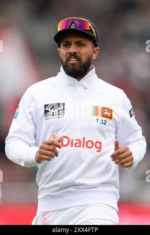 Emirates Old Trafford, Manchester, Großbritannien. August 2024. 1. Rothesay Cricket Test Match, Tag zwei, England gegen Sri Lanka; Kusal Mendis von Sri Lanka Credit: Action Plus Sports/Alamy Live News Stockfoto