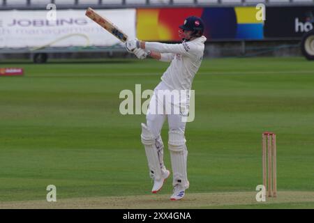 Chester le Street, England, 22. August 2024. Ben McKinney schlägt für Durham Cricket gegen Nottinghamshire in einem Spiel der County Championship Division 1 im Seat Unique Riverside. Quelle: Colin Edwards/Alamy Live News Stockfoto