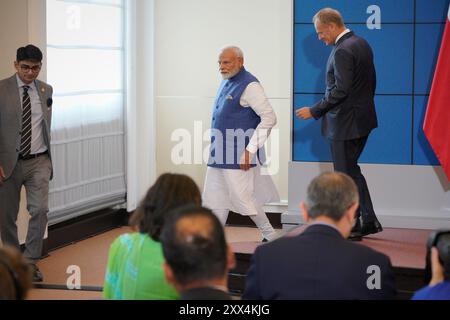 Warschau, Polen. August 2024. Der indische Premierminister Narendra Modi trifft sich am 22. August 2024 mit seinem Amtskollegen Donald Tusk in Warschau, Polen. Modi ist auf einem zweitägigen Besuch in Polen, danach wird er Kiew, Ukraine, besuchen. (Foto: Jaap Arriens/SIPA USA) Credit: SIPA USA/Alamy Live News Stockfoto