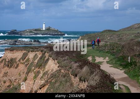 Bild des Godrevy Lighthouse von den Klippen in der Nähe von Gwithian Beach an der Nordküste von Cornwall, Großbritannien Stockfoto