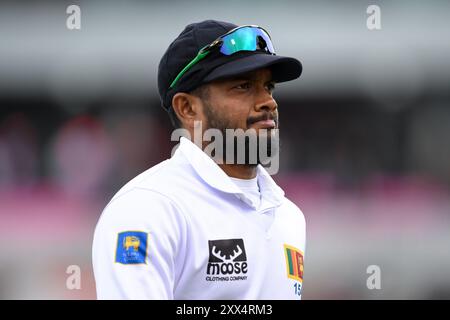 Manchester, Großbritannien. August 2024. Ramesh Mendis aus Sri Lanka während des 1. Rothesay Test Match Day 2 in Old Trafford, Manchester, Großbritannien, 22. August 2024 (Foto: Craig Thomas/News Images) in Manchester, Großbritannien, 22. August 2024. (Foto: Craig Thomas/News Images/SIPA USA) Credit: SIPA USA/Alamy Live News Stockfoto