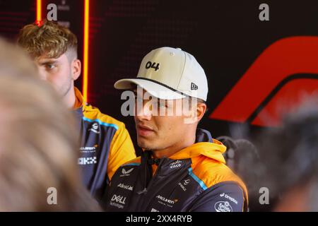 Zandvoort, Monte Carlo, Niederlande. August 2024. LANDO NORRIS von McLaren Racing im Medienstift des Formel-1-Fahrerlagers Donnerstag zum Medientag des Großen Preises 2024 in den Niederlanden (Foto: © Alexis Kahn/ZUMA Press Wire) NUR REDAKTIONELLE VERWENDUNG! Nicht für kommerzielle ZWECKE! Stockfoto