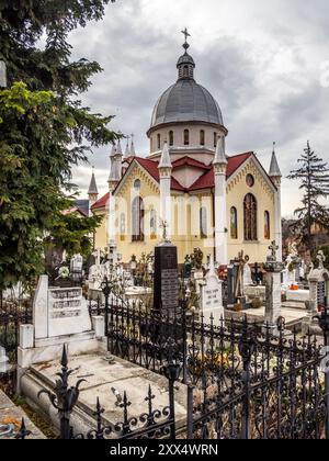 St. Paraskeva Orthodoxe Kirche und Friedhof, Brasov, Rumänien. Stockfoto