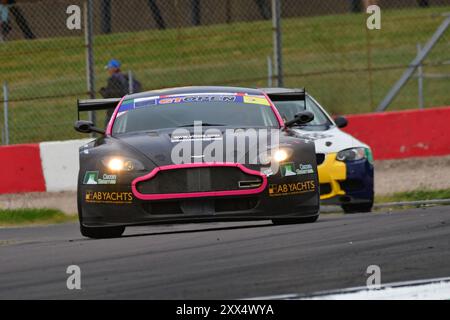 Paul Whight, Rob Fenn, Aston Martin Vantage GT2, Masters Historic Racing, Masters Race Weekend, Masters GT Trophy, zwei fünfundvierzig Minuten Rennen über Th Stockfoto