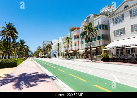 Pastellfarbene Art déco-Gebäude am Ocean Drive, Miami Beach, Florida, USA Stockfoto