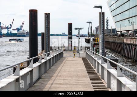 Hamburg, Deutschland, 19. Juli 2024 - der Fischmarkt an der Elbe Stockfoto