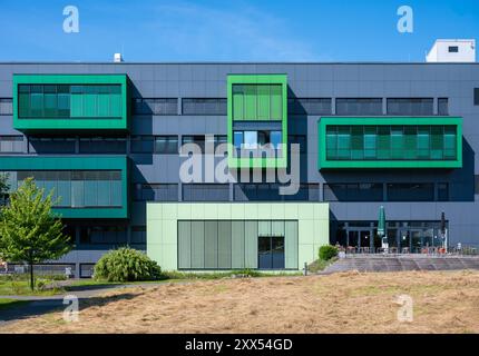 Hamburg, 19. Juli 2024 - Gebäude der Botanik-Abteilung der Universität im Loki Schmidt Garten Stockfoto