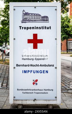 Hamburg, 19. Juli 2024 - Zeichen des Bernard-Nocht-Instituts für Tropenheilkunde Stockfoto