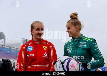 Zandvoort, Monte Carlo, Niederlande. August 2024. MAYA WEUG und TINA HAUSMANN beim Grand Prix F1 Academy Rennen 2024 in den Niederlanden (Credit Image: © Alexis Kahn/ZUMA Press Wire) NUR REDAKTIONELLE VERWENDUNG! Nicht für kommerzielle ZWECKE! Stockfoto