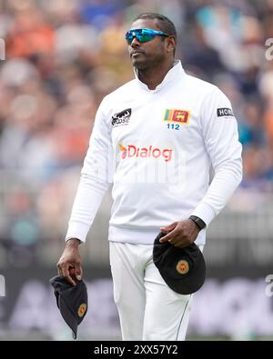 Emirates Old Trafford, Manchester, Großbritannien. August 2024. 1. Rothesay Cricket Test Match, Tag zwei, England gegen Sri Lanka; Angelo Mathews von Sri Lanka Credit: Action Plus Sports/Alamy Live News Stockfoto