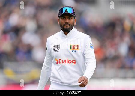 Emirates Old Trafford, Manchester, Großbritannien. August 2024. 1. Rothesay Cricket Test Match, Tag zwei, England gegen Sri Lanka; Dimuth Karunaratne von Sri Lanka Credit: Action Plus Sports/Alamy Live News Stockfoto