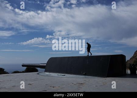 Vickers Kanone bei der C-1 Batería de costa de Castillitos (Küstenartillerie), Cabo Tiñoso, Cartagena, Spanien. Stockfoto