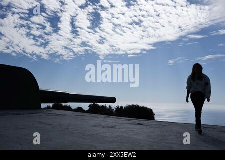 Vickers Kanone bei der C-1 Batería de costa de Castillitos (Küstenartillerie), Cabo Tiñoso, Cartagena, Spanien. Stockfoto