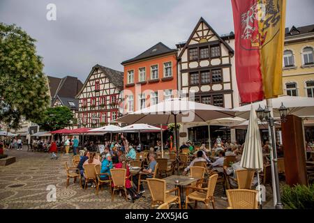 Die Innenstadt von Bad Neuenahr-Ahrweiler drei Jahre nach der verheerenden Flut vom Juli 2021. Beim schweren Hochwasser kam es zu erheblichen Schäden an Infrastruktur und Wohngebäuden. Der Wiederaufbau ist imme rnoch nicht vollständig abgeschlossen. Ahrweiler *** die Ortsmitte von Bad Neuenahr Ahrweiler drei Jahre nach dem verheerenden Hochwasser im Juli 2021 verursachten die schweren Überschwemmungen erhebliche Schäden an Infrastruktur und Wohngebäuden der Wiederaufbau ist noch nicht abgeschlossen Ahrweiler Stockfoto