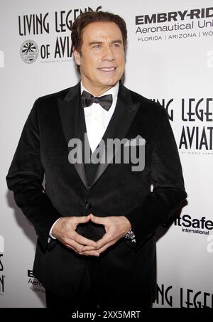 John Travolta bei den 13. Jährlichen Living Legends of Aviation Awards, die am 22. Januar 2016 im Beverly Hilton Hotel in Beverly Hills, USA, verliehen wurden. Stockfoto