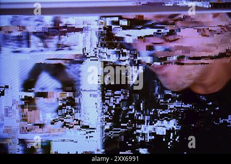 TV-Bildstörungen, Pixel aufgrund von Empfangsstörungen Stockfoto