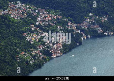 Panoramablick auf die wunderschönen Dörfer des Comer Sees, Lombardei, Italien, Europa Stockfoto