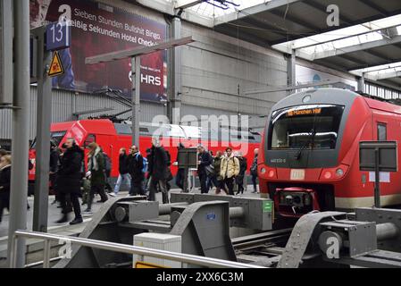 Europa, Deutschland, Bayer, München, Hauptbahnhof, Zugankunftshalle, Nahverkehr und Fernverkehr, Europa Stockfoto