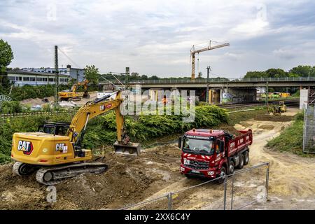 Die Arbeiten an der Autobahnbrücke A40, Schlachthofbrücke, die Brückenpfeiler für die neue Brücke sind bereits vorhanden, sie werden nun mit Holz umgebaut Stockfoto