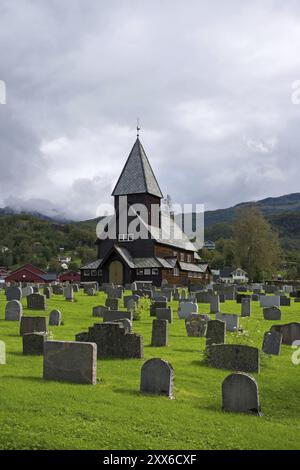 Die Roldal Stavkirche ist eine Stavskirche in Roldal in der Gemeinde Odda in der Grafschaft Hordaland, Norwegen, Hordaland, Norwegen, Europa Stockfoto