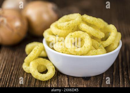 Zwiebelringe Snack (detaillierte Nahaufnahme, selektiver Fokus) Stockfoto