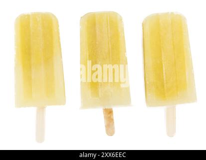 Hausgemachte Ananas Eis am Stiel isoliert auf weißem Hintergrund (Nahaufnahme) Stockfoto