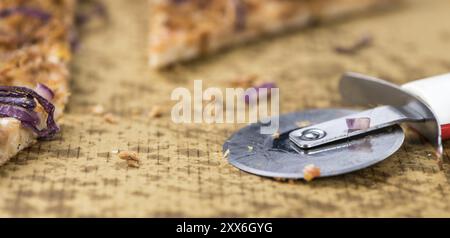 Frisch geschnitten Pizza als detaillierte Nahaufnahme (selektive Fokus) Stockfoto