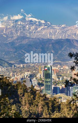 Skyline von Santiago de Chile mit modernen Bürogebäuden in 2010 Stockfoto