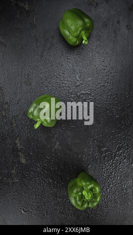 Paprika (grün) auf einem vintage Suche schiefer Tafel (selektive Fokus) Stockfoto